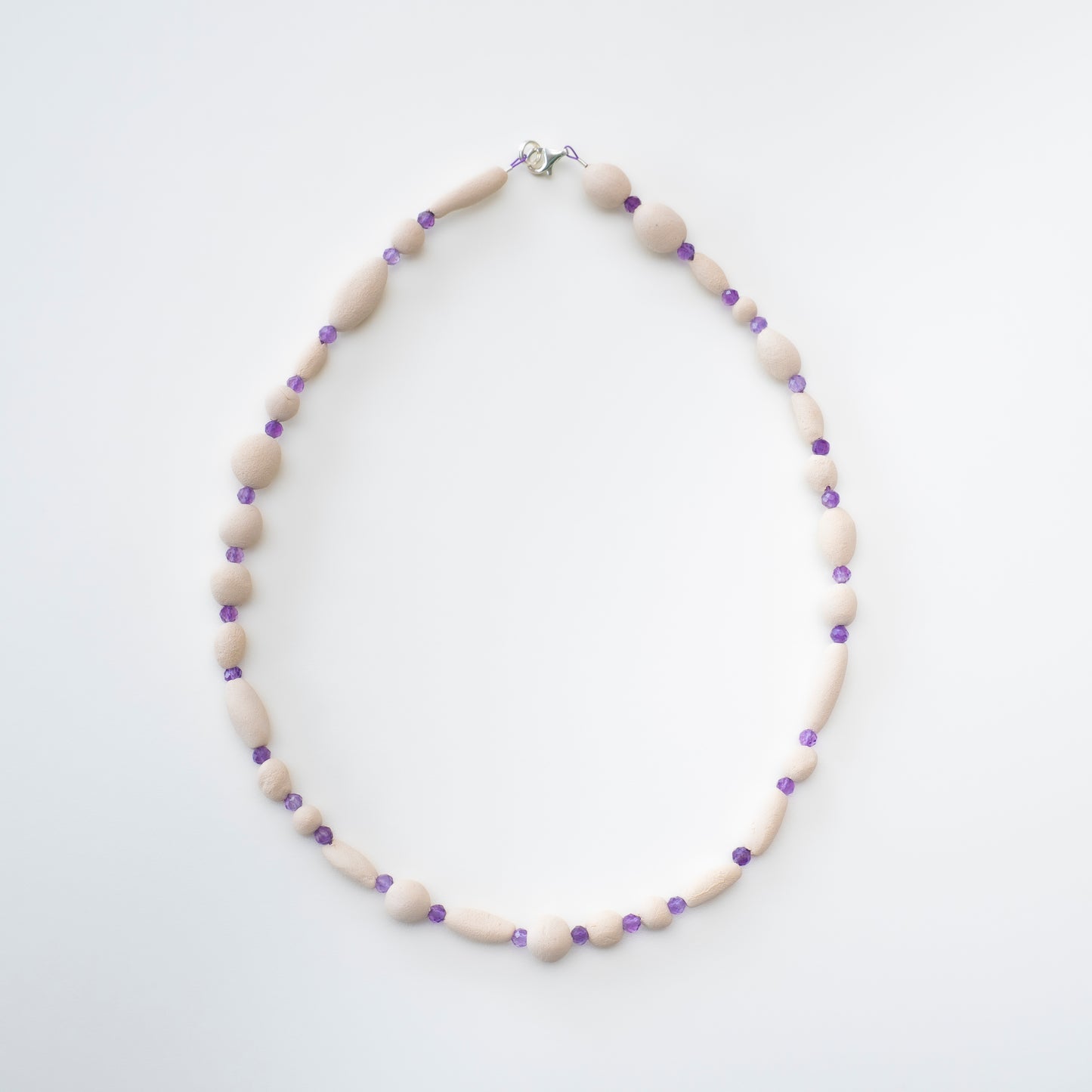 NÁHRDELNÍK (keramický)